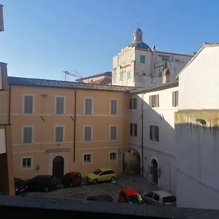 In Centro Storico Ad Uso Esclusivo Self Check-in H24 * Foligno